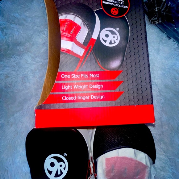 🖤❤️ Punch Mitts ❤️🖤 - Picture 2 of 3